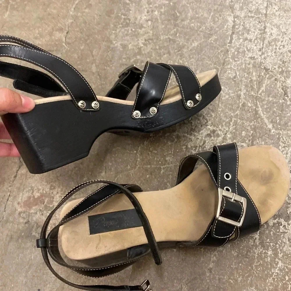 Leather  clogs - Picture 8 of 8
